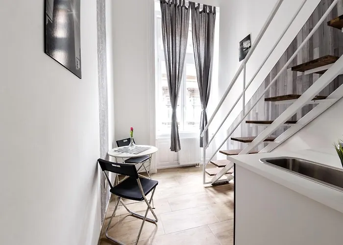 Rio's Stylish Flats