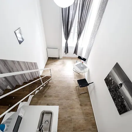 Rio's Stylish Flats *